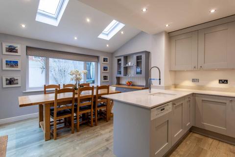 1 Aberaman, Emmer Green, Reading, RG4 8LD