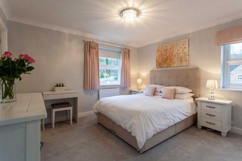1 Aberaman, Emmer Green, Reading, RG4 8LD