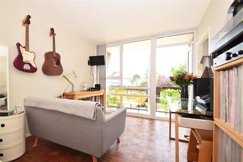 14, Howmic Court Arlington Road, Twickenham, TW1 2BD