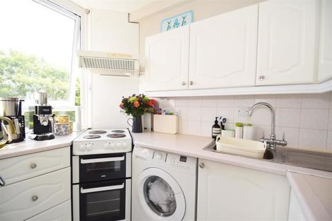 14, Howmic Court Arlington Road, Twickenham, TW1 2BD