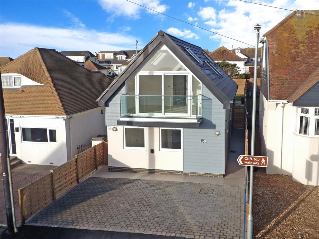 Mayfield Avenue, Peacehaven, East Sussex 3 bed detached house for sale