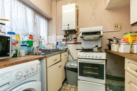 31 Dunkery Road, London, SE9 4HX