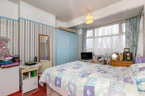 31 Dunkery Road, London, SE9 4HX