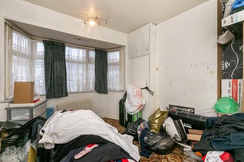 31 Dunkery Road, London, SE9 4HX