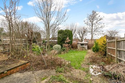 31 Dunkery Road, London, SE9 4HX
