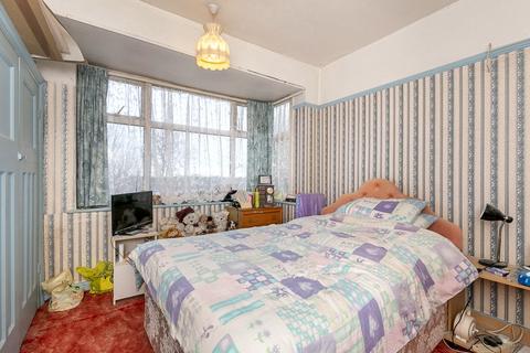 31 Dunkery Road, London, SE9 4HX