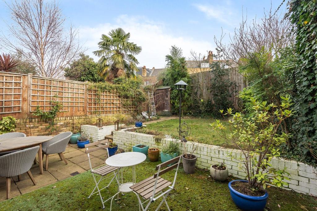 Whitehall Park Road, Chiswick 4 bed terraced house £1,350,000