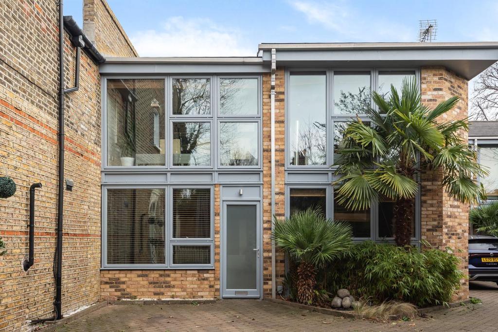 Whitehall Park Road, Chiswick 4 bed terraced house £1,350,000