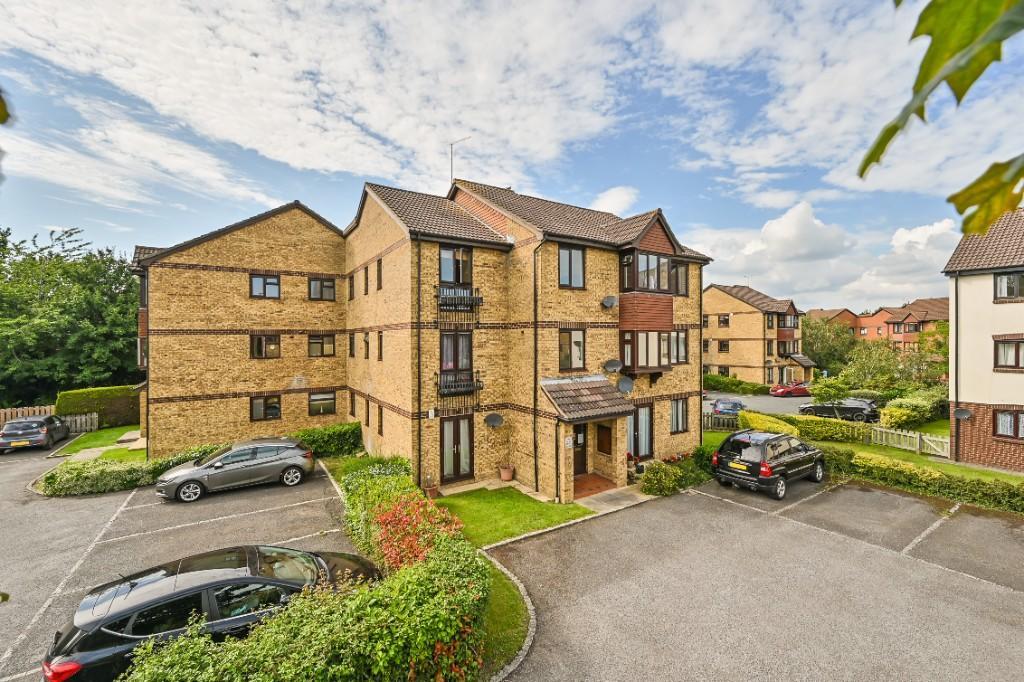 Longacre Road, Ashford TN23 1 bed end of terrace house £129,995