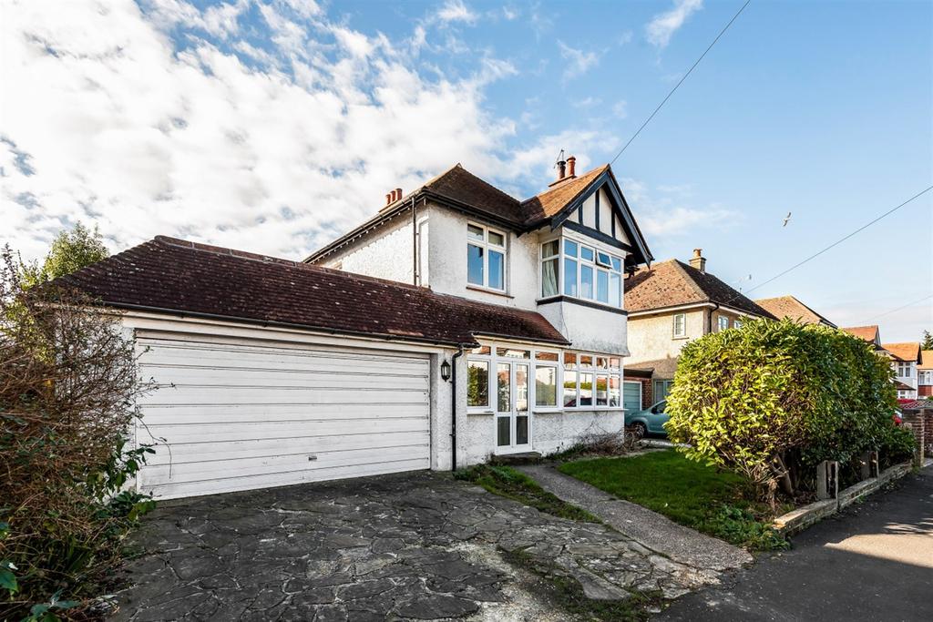 Marshall Avenue, Bognor Regis, PO21 4 bed detached house £550,000