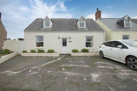 4 bedroom detached house to rent - Rue des Croutes, St Martin's, Guernsey, GY4