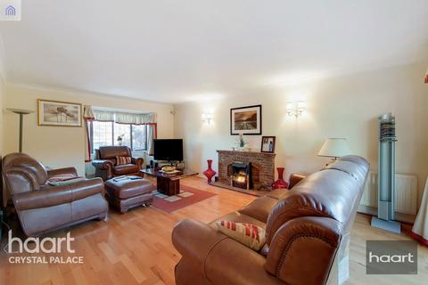 39 Hermitage Road, London, SE19 3QW