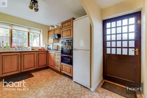 39 Hermitage Road, London, SE19 3QW