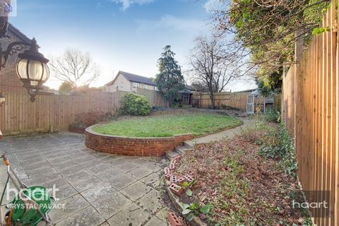 39 Hermitage Road, London, SE19 3QW