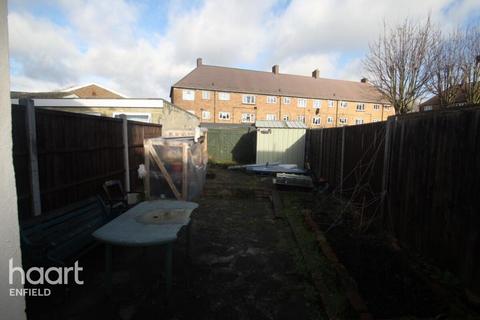 1 bedroom in a house share to rent, Derby Road, Enfield, EN3