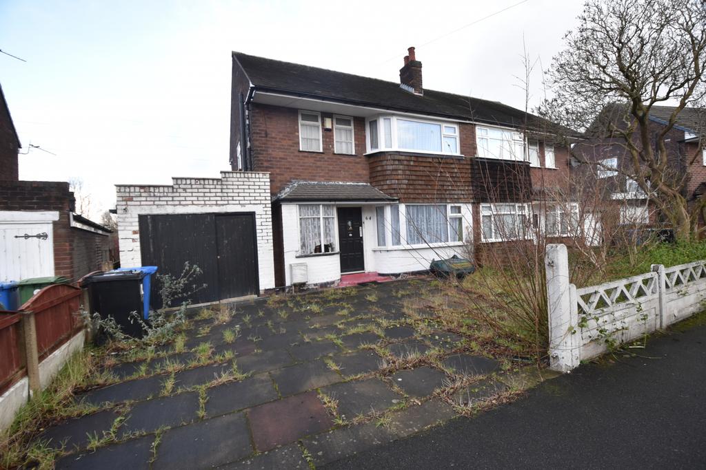 Daresbury Avenue, Flixton, M41 3 bed semidetached house £340,000