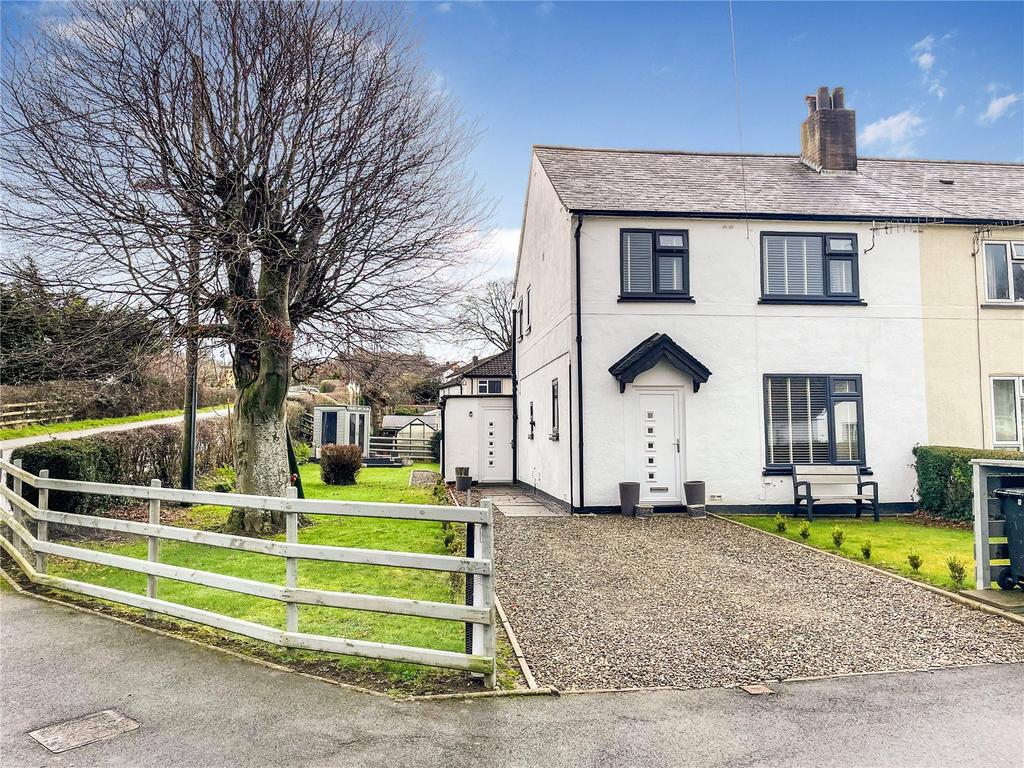 Caegwyn, Llanidloes, Powys, SY18 3 bed semidetached house £235,000