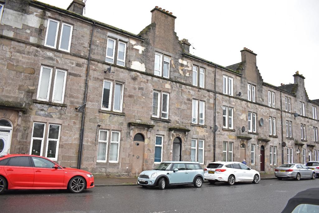 Castlegreen Lane, Dumbarton, West Dunbartonshire, G82 2 bed flat £79,000