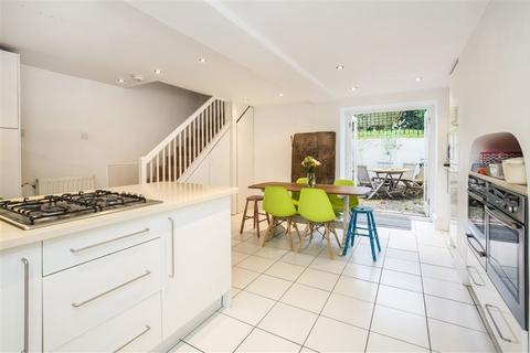 3 bedroom terraced house to rent, North Hill, Highgate, N6