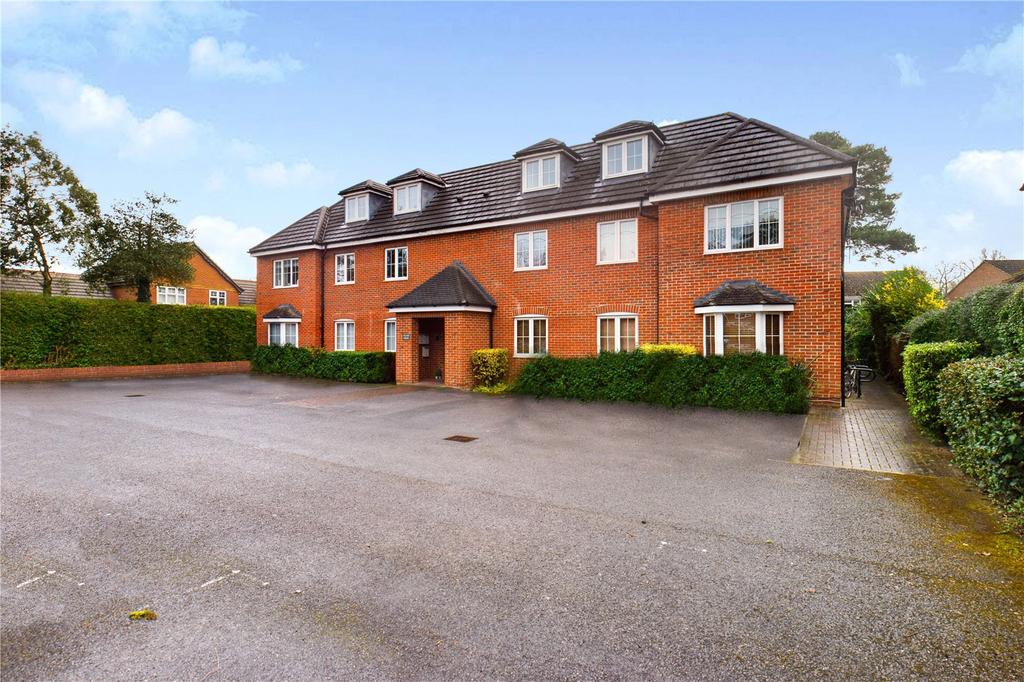 Heath House, Heath End Road... 2 bed apartment £200,000