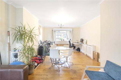 3 bedroom end of terrace house to rent, Buttermere Drive, Putney, SW15