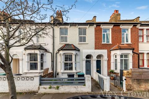 41 Station Crescent, London, N15 5BG