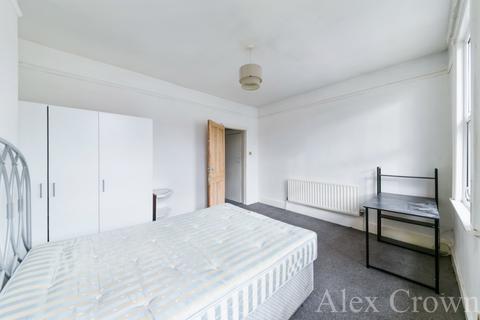 41 Station Crescent, London, N15 5BG