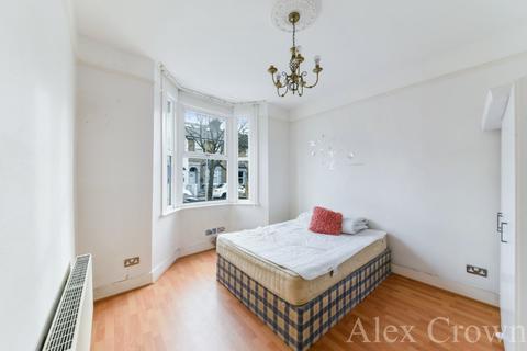 41 Station Crescent, London, N15 5BG
