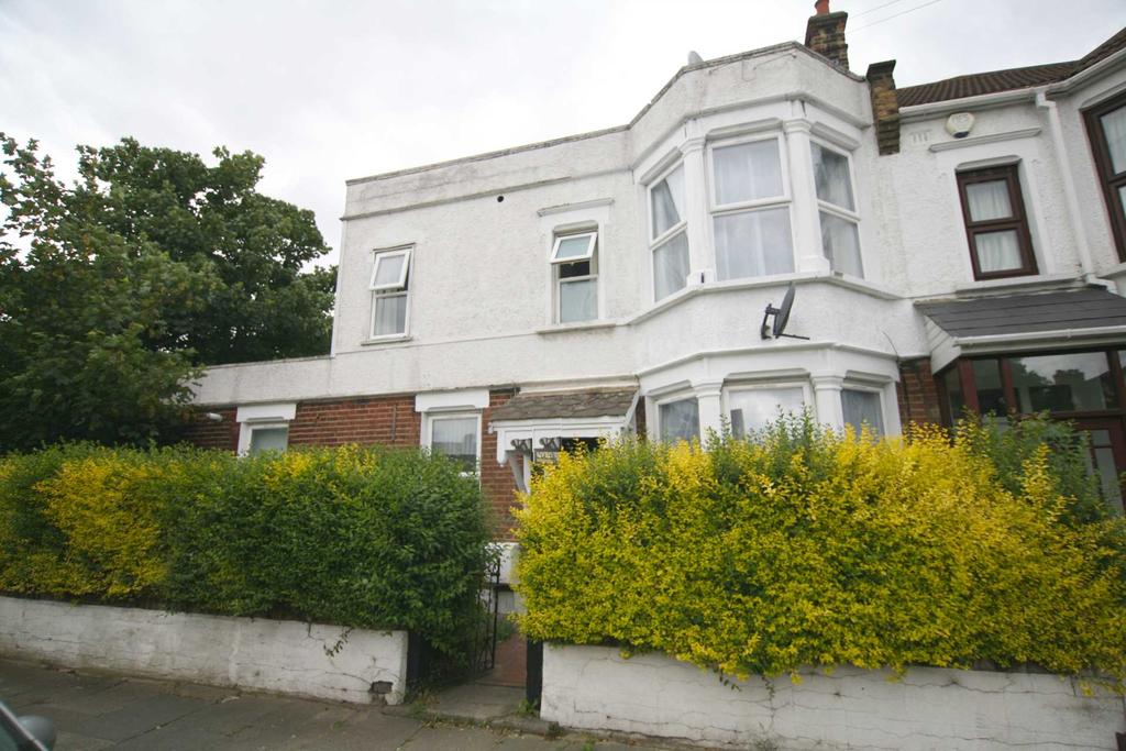 Geoffrey Gardens, East Ham, London, E6 4 bed end of terrace house £