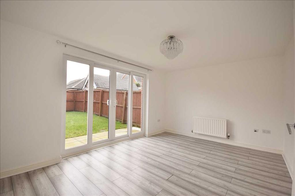 Austin Drive, Chorley 3 bed semidetached house £825 pcm (£190 pw)