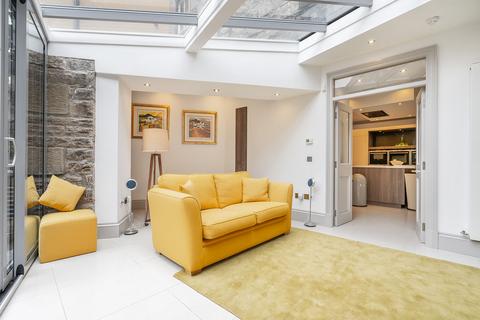 20a Coates Crescent, Edinburgh, EH3 7AF