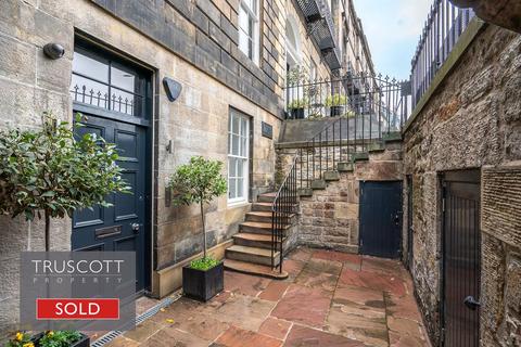 20a Coates Crescent, Edinburgh, EH3 7AF