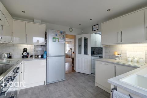 11 Ramsden Drive, Collier Row, Romford, RM5 2NJ