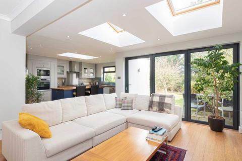 2 bedroom bungalow to rent, Seaforth Gardens, Stoneleigh