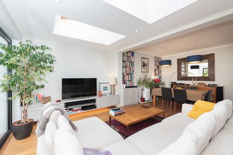 2 bedroom bungalow to rent, Seaforth Gardens, Stoneleigh