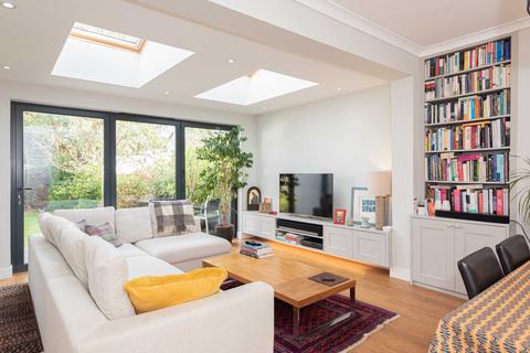 2 bedroom bungalow to rent, Seaforth Gardens, Stoneleigh