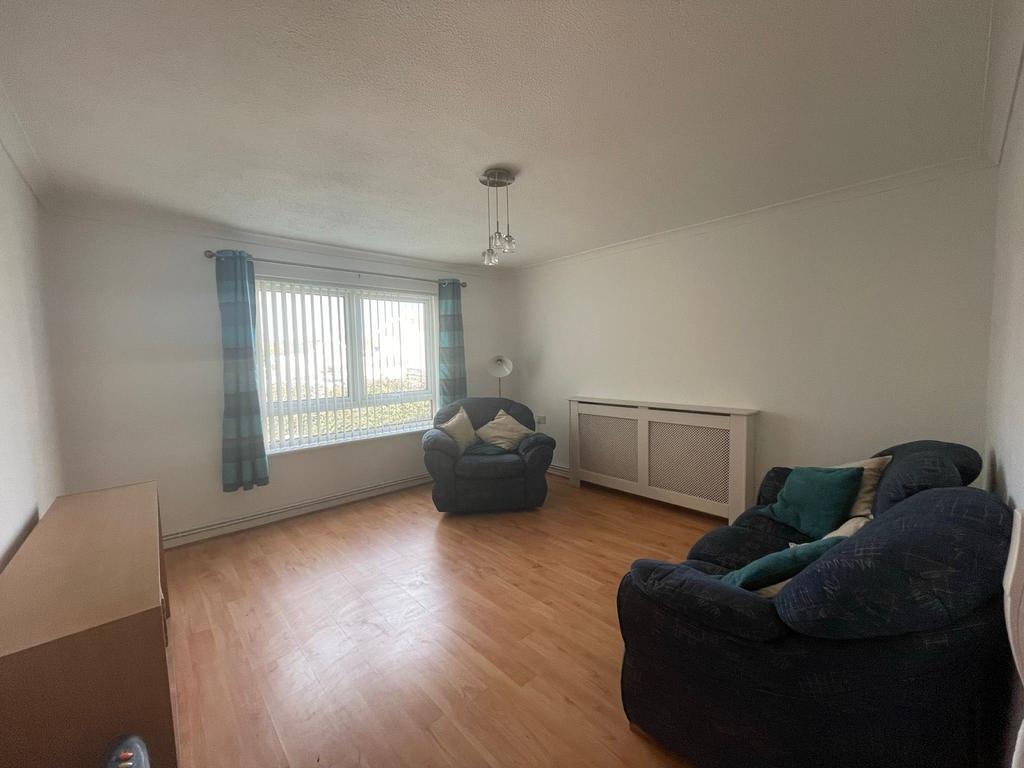 Eastland Place, Eastland Road, Neath... 1 bed flat £550 pcm (£127 pw)