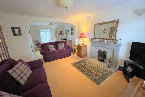 14 Beyon Drive, Cam, Dursley, GL11 5JW