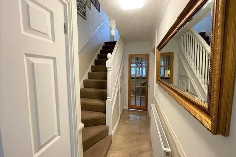 14 Beyon Drive, Cam, Dursley, GL11 5JW