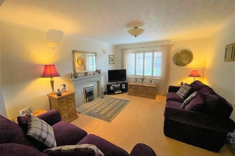14 Beyon Drive, Cam, Dursley, GL11 5JW