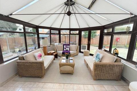 14 Beyon Drive, Cam, Dursley, GL11 5JW