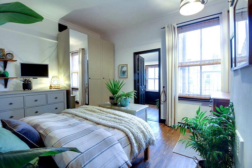 Bedroom 1 (Double)