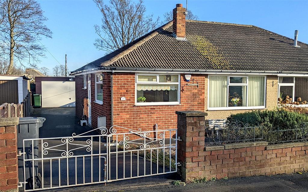 Westfields Avenue, Mirfield, WF14 2 bed bungalow £190,000