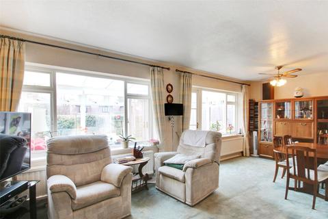 16 Foxwood Way, Longfield, DA3 7LD