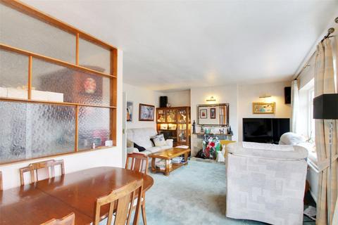 16 Foxwood Way, Longfield, DA3 7LD