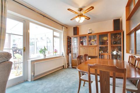 16 Foxwood Way, Longfield, DA3 7LD
