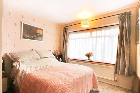16 Foxwood Way, Longfield, DA3 7LD