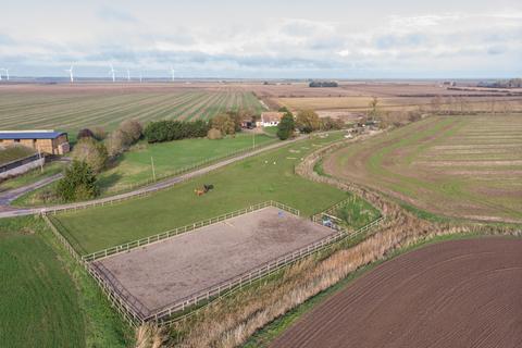 4, East Wick Cottages Marshes, Burnham-on-crouch, CM0 8NF