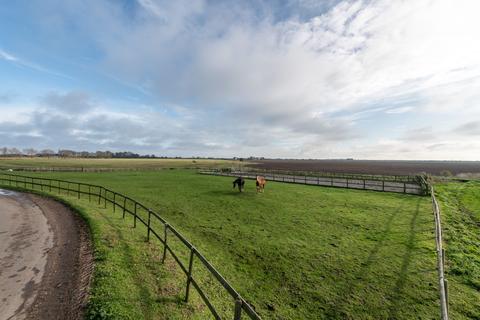 4, East Wick Cottages Marshes, Burnham-on-crouch, CM0 8NF