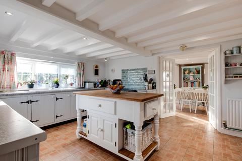 4, East Wick Cottages Marshes, Burnham-on-crouch, CM0 8NF